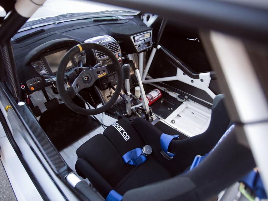  Hyundai Veloster Rally Car 2011 года  (фото 24 из 33)